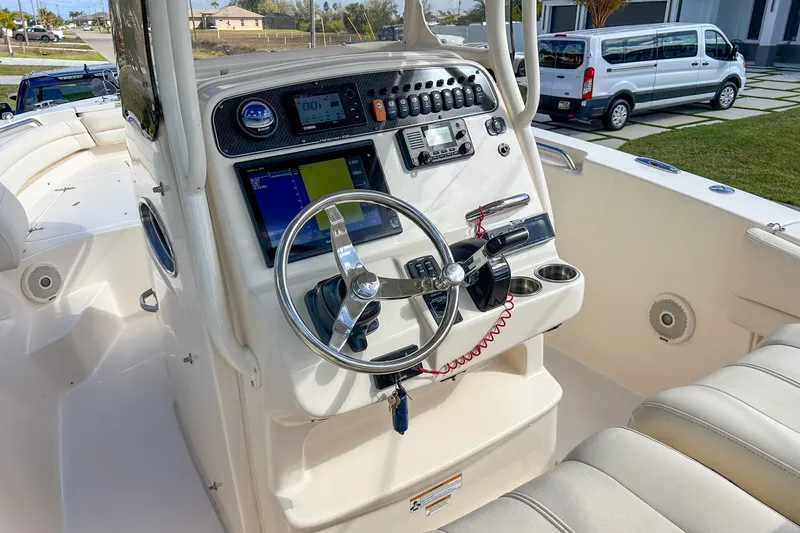 Slide: The Image of Grady-White FISHERMAN 236 2017 - 11