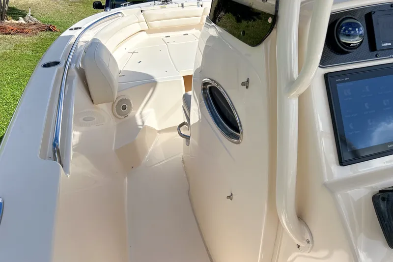 Slide: The Image of Grady-White FISHERMAN 236 2017 - 22