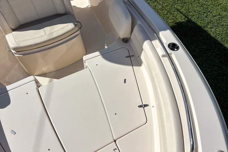 Slide: The Image of Grady-White FISHERMAN 236 2017 - 29