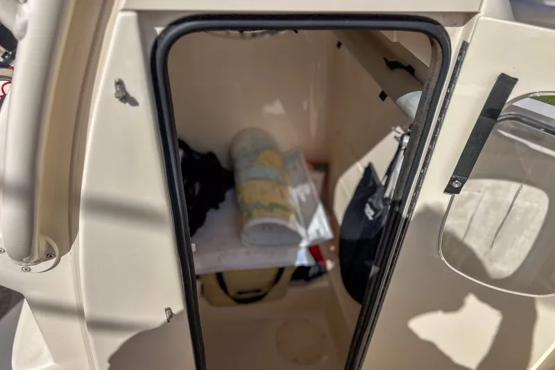 Slide: The Image of Grady-White FISHERMAN 236 2017 - 31