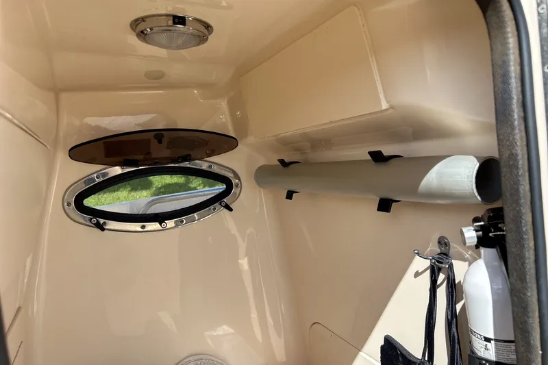 Slide: The Image of Grady-White FISHERMAN 236 2017 - 32