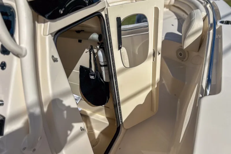 Slide: The Image of Grady-White FISHERMAN 236 2017 - 33