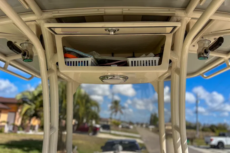 Slide: The Image of Grady-White FISHERMAN 236 2017 - 35