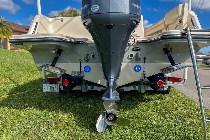 Slide: The Image of Grady-White FISHERMAN 236 2017 - 38