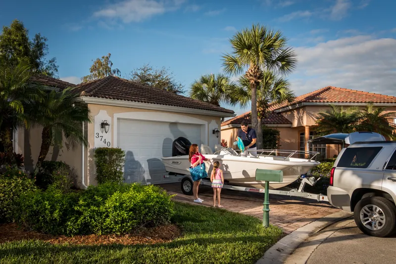 Slide: The Image of Boston Whaler 160 Super Sport 2026 - 13