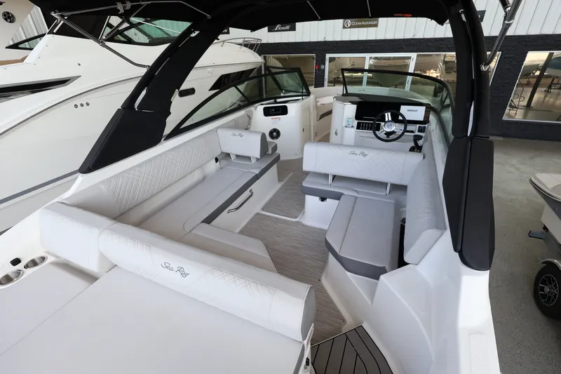 Slide: The Image of Sea Ray SDX 250 Outboard 2026 - 10