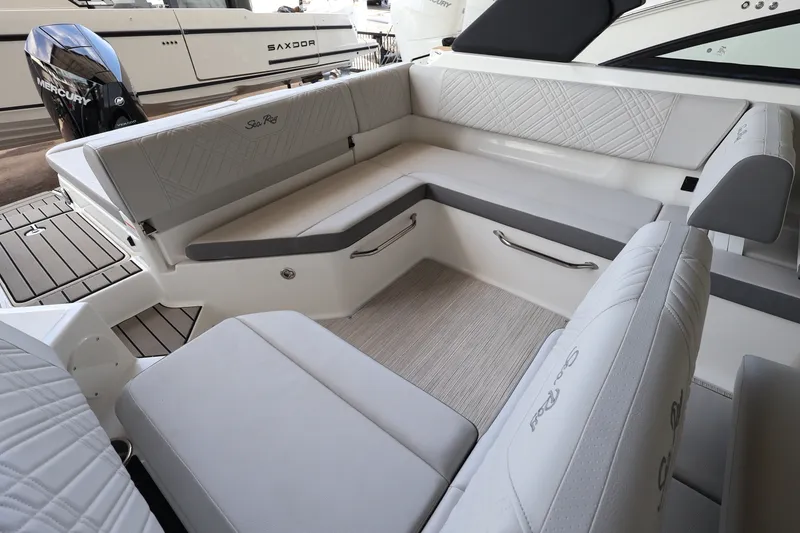 Slide: The Image of Sea Ray SDX 250 Outboard 2026 - 11