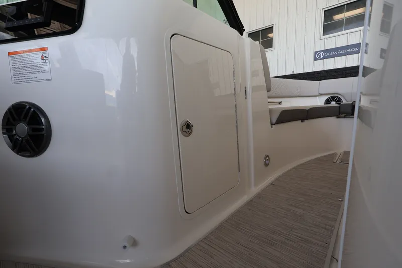 Slide: The Image of Sea Ray SDX 250 Outboard 2026 - 26