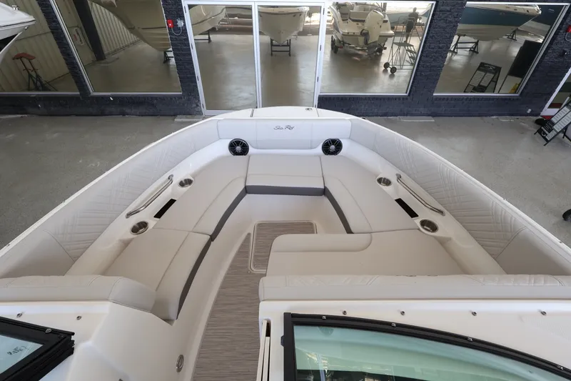 Slide: The Image of Sea Ray SDX 250 Outboard 2026 - 28