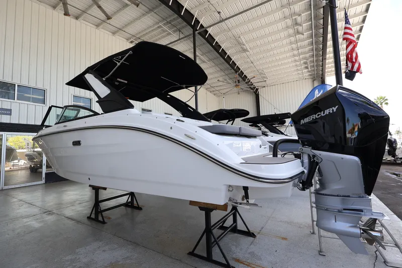 Slide: The Image of Sea Ray SDX 250 Outboard 2026 - 4