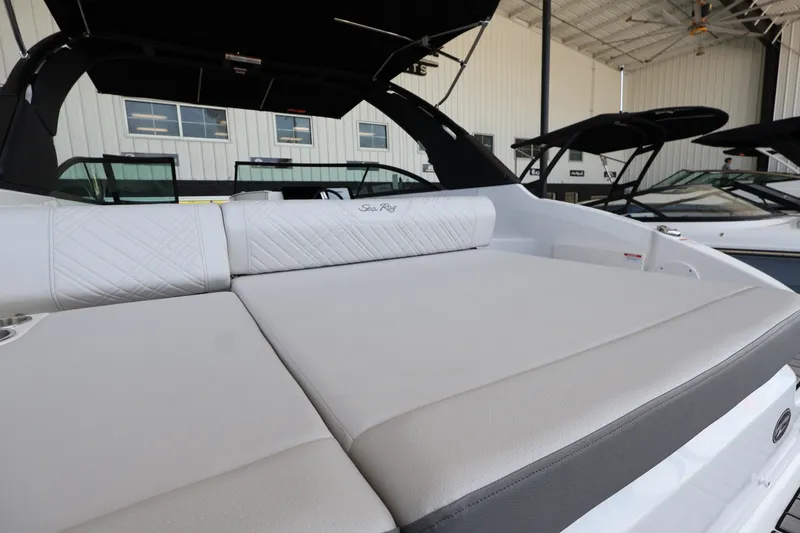 Slide: The Image of Sea Ray SDX 250 Outboard 2026 - 8
