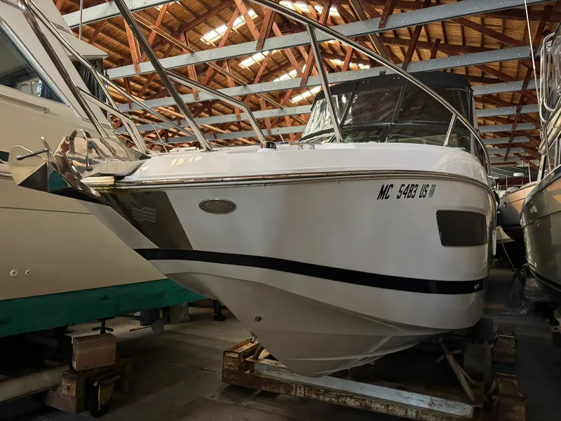 Slide: The Image of Four Winns V255 2022 - 2