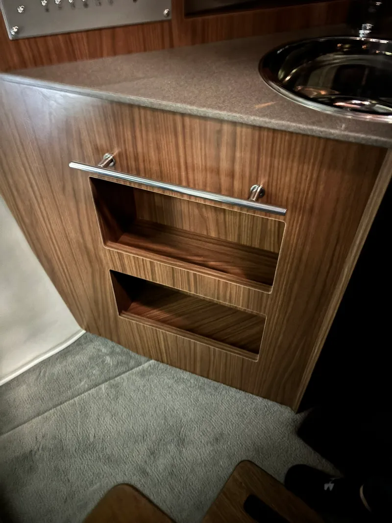 Slide: The Image of Four Winns V255 2022 - 26