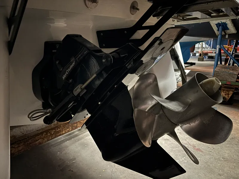 Slide: The Image of Four Winns V255 2022 - 27