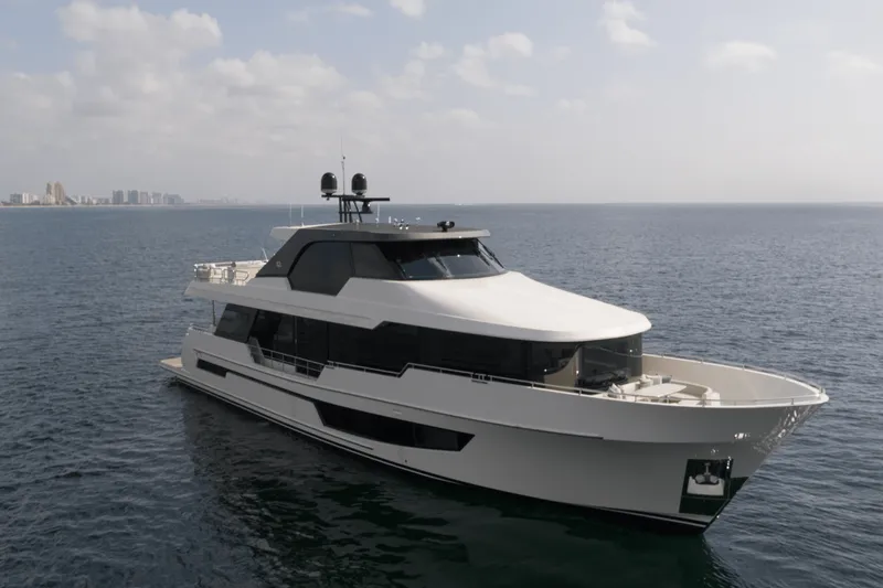 Slide: The Image of Ocean Alexander 32L 2026 - 11