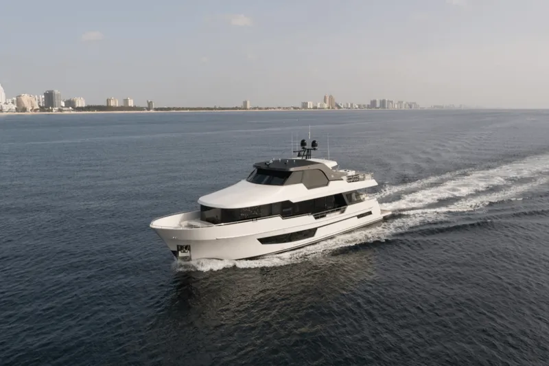 Slide: The Image of Ocean Alexander 32L 2026 - 13