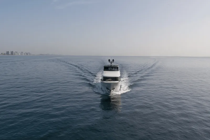 Slide: The Image of Ocean Alexander 32L 2026 - 2