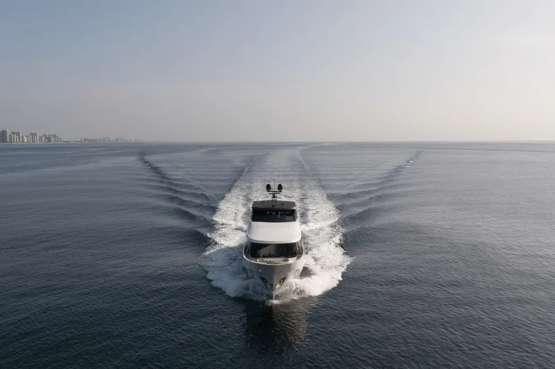 Slide: The Image of Ocean Alexander 32L 2026 - 3