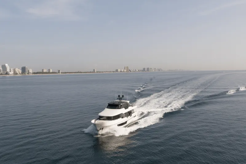 Slide: The Image of Ocean Alexander 32L 2026 - 31