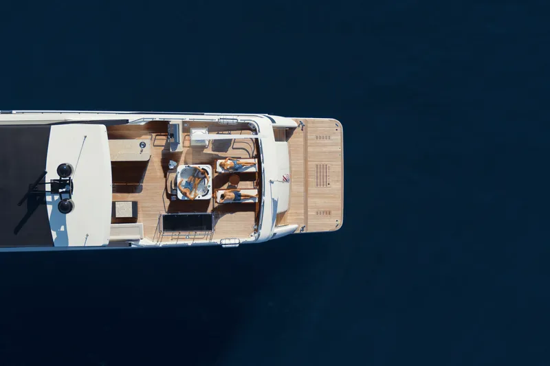 Slide: The Image of Ocean Alexander 32L 2026 - 38