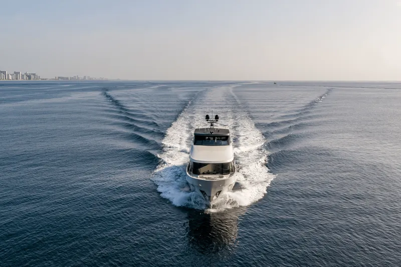 Slide: The Image of Ocean Alexander 32L 2026 - 4