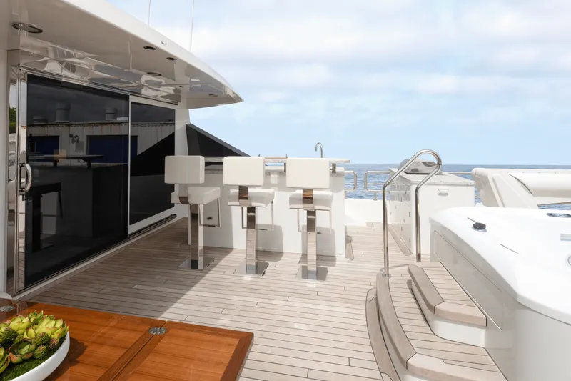 Slide: The Image of Ocean Alexander 32L 2026 - 44