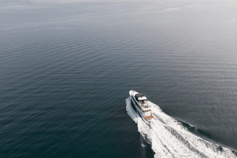 Slide: The Image of Ocean Alexander 32L 2026 - 5