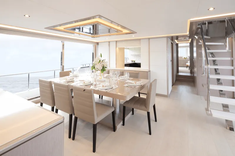 Slide: The Image of Ocean Alexander 32L 2026 - 56