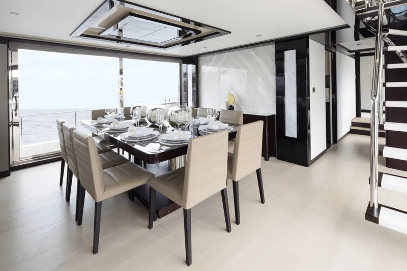 Slide: The Image of Ocean Alexander 32L 2026 - 57