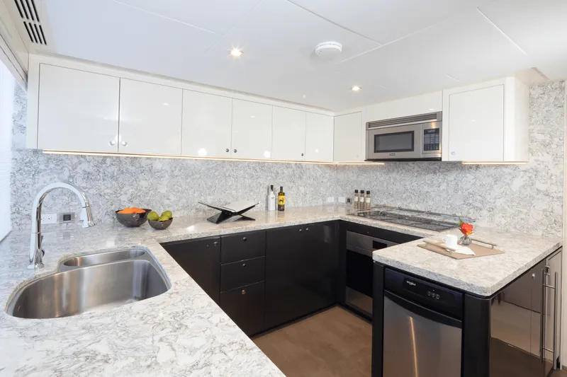 Slide: The Image of Ocean Alexander 32L 2026 - 59