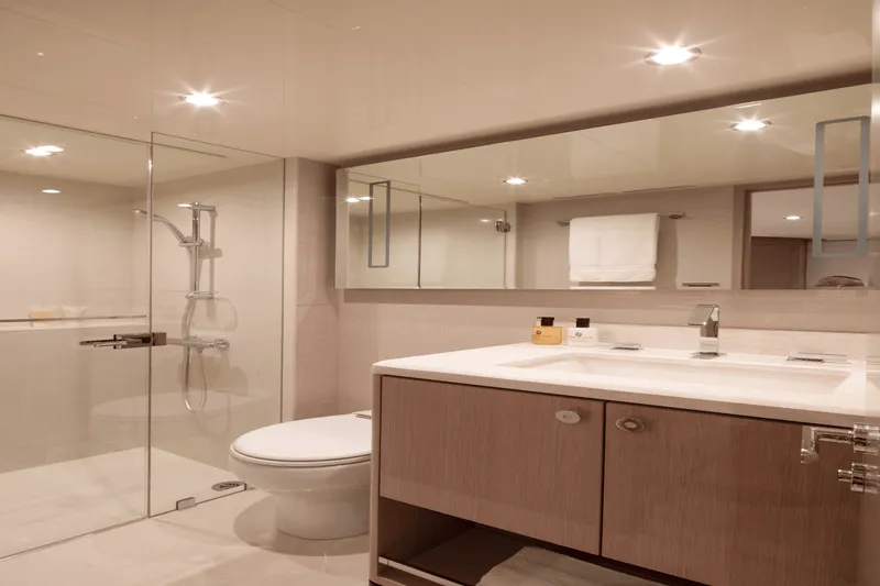 Slide: The Image of Ocean Alexander 32L 2026 - 73