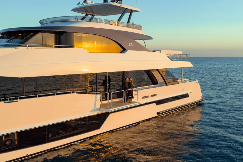 Slide: The Image of Ocean Alexander 37L 2026 - 19