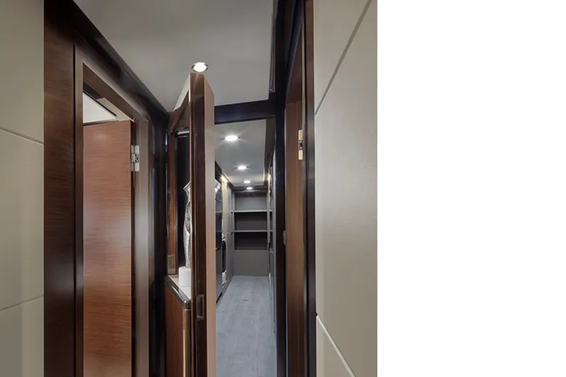 Slide: The Image of Ocean Alexander 37L 2026 - 34