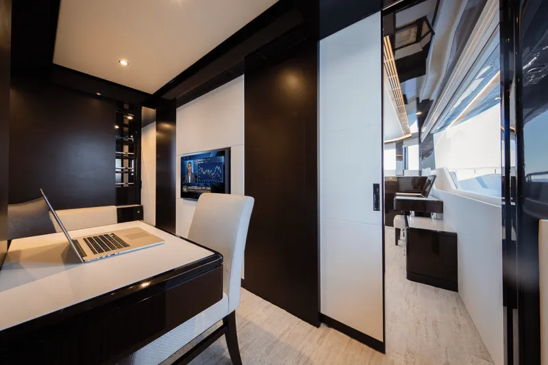 Slide: The Image of Ocean Alexander 37L 2026 - 44