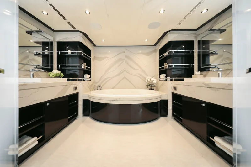 Slide: The Image of Ocean Alexander 37L 2026 - 46