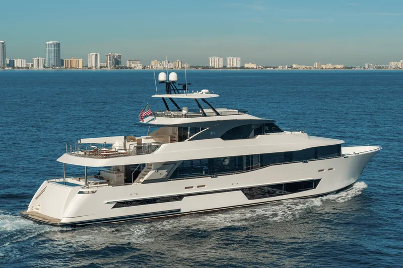 Slide: The Image of Ocean Alexander 37L 2027 - 4