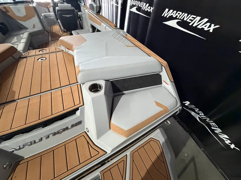 Slide: The Image of Nautique Super Air Nautique GS22 2026 - 11