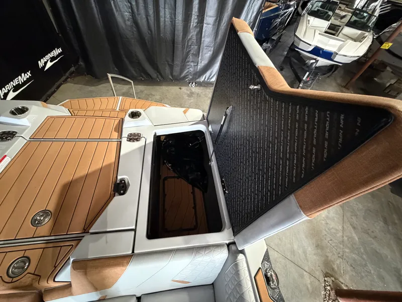 Slide: The Image of Nautique Super Air Nautique GS22 2026 - 16