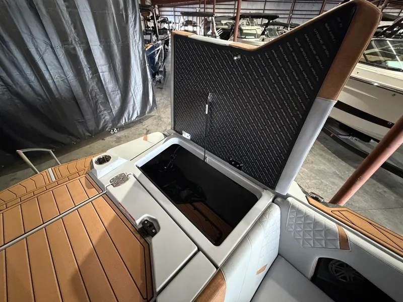 Slide: The Image of Nautique Super Air Nautique GS22 2026 - 17