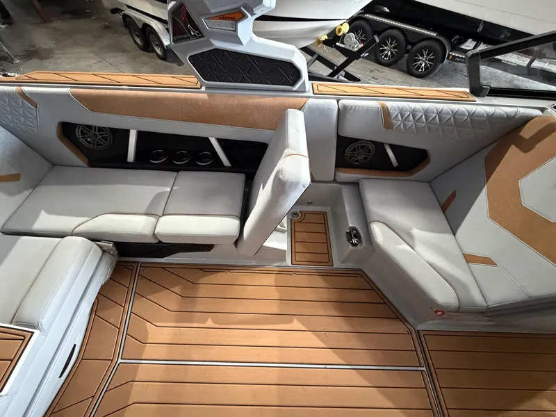 Slide: The Image of Nautique Super Air Nautique GS22 2026 - 26