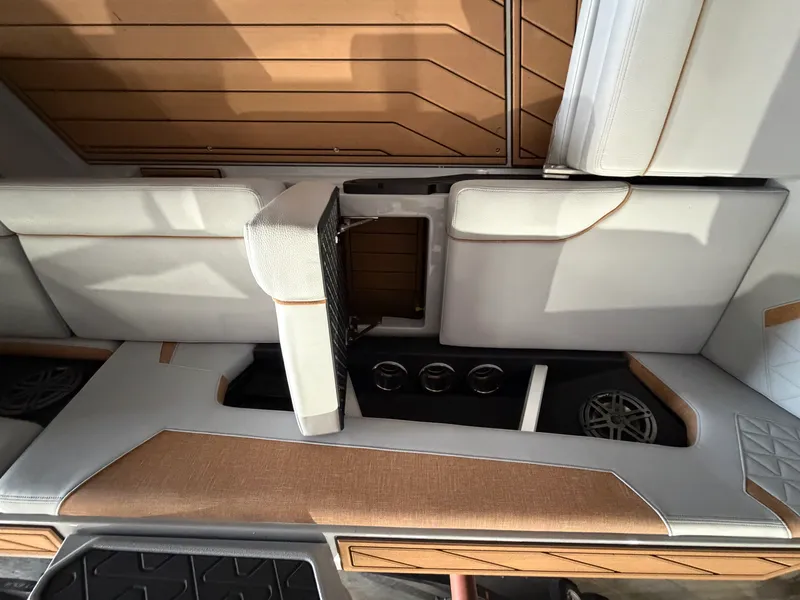 Slide: The Image of Nautique Super Air Nautique GS22 2026 - 27