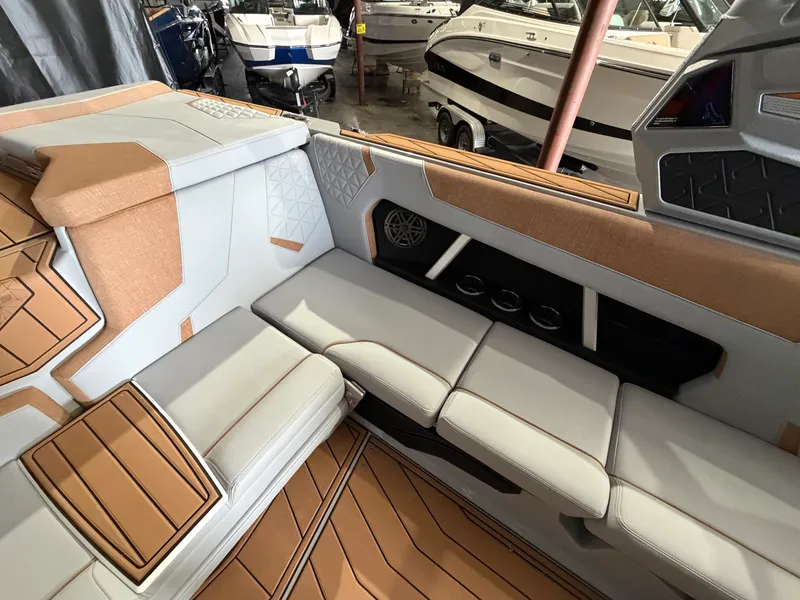 Slide: The Image of Nautique Super Air Nautique GS22 2026 - 29