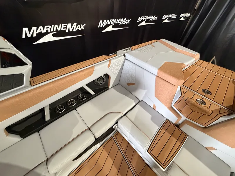 Slide: The Image of Nautique Super Air Nautique GS22 2026 - 31