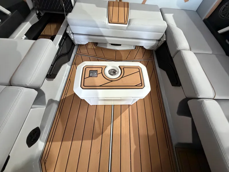Slide: The Image of Nautique Super Air Nautique GS22 2026 - 33