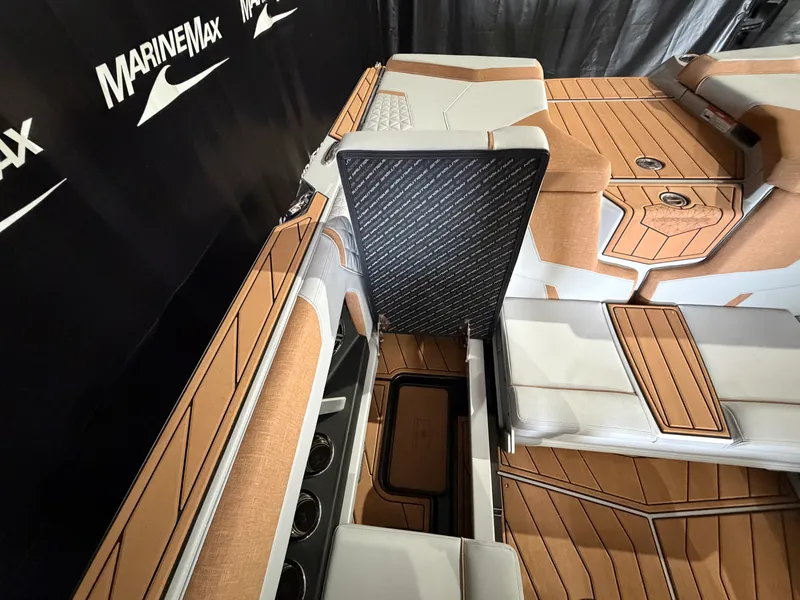 Slide: The Image of Nautique Super Air Nautique GS22 2026 - 35
