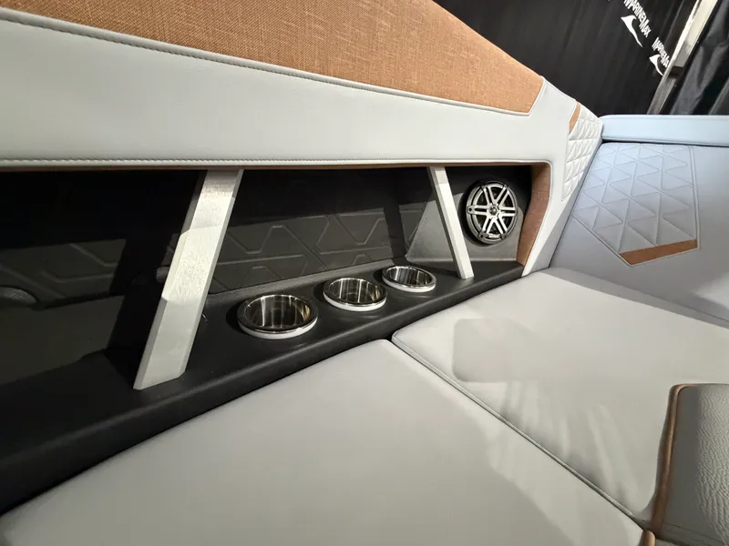 Slide: The Image of Nautique Super Air Nautique GS22 2026 - 39