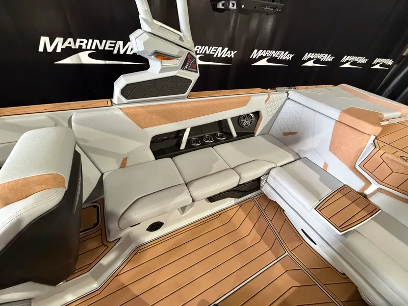 Slide: The Image of Nautique Super Air Nautique GS22 2026 - 41
