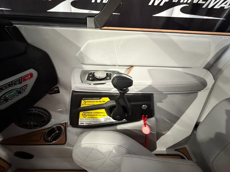 Slide: The Image of Nautique Super Air Nautique GS22 2026 - 45