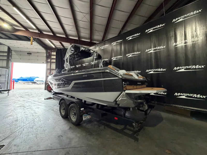 Slide: The Image of Nautique Super Air Nautique GS22 2026 - 5