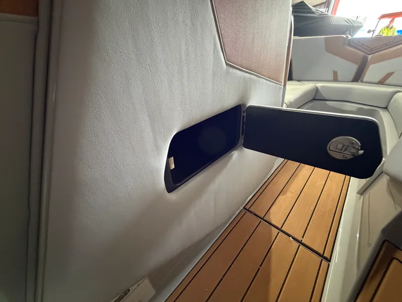 Slide: The Image of Nautique Super Air Nautique GS22 2026 - 55